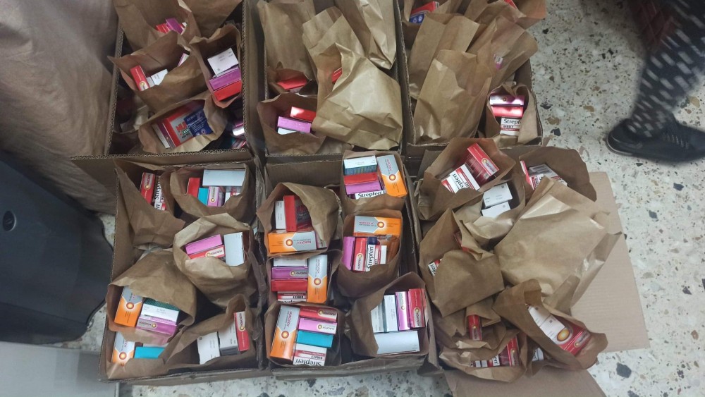 Διανομή φαρμάκων στους δημότες του Δήμου Αιγάλεω από τους εθελοντές της ΕΠΟΜΕΑ