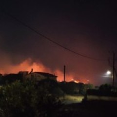 🔥 Η μάχη με τις φλόγες συνεχίζεται μέχρι αυτή την ώρα 🔥 Η μάχη με τις φλόγες συνεχίζεται μέχρι αυτή την ώρα