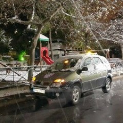 Last night's heavy snowfall caused a lot of distress to the citizens of Athens. Last night's heavy snowfall caused a lot of distress to the citizens of Athens.