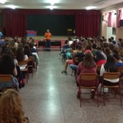 Μάθημα Α΄Βοηθειών στο 3ο Γ.Ε.Λ. Αιγάλεω Μάθημα Α΄Βοηθειών στο 3ο Γ.Ε.Λ. Αιγάλεω