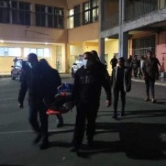 Ακινητοποίηση σε φορείο σανίδα και μεταφορά θύματος σε εξωτερικό χώρο για τους εθελοντές της 10ης σειράς Ακινητοποίηση σε φορείο σανίδα και μεταφορά θύματος σε εξωτερικό χώρο για τους εθελοντές της 10ης σειράς